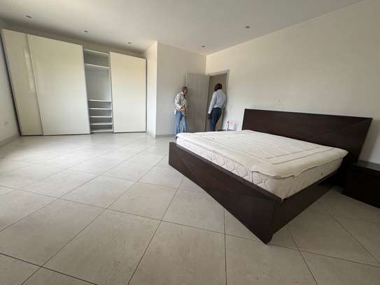 Appartement vide à louer à fan résidence l’école américain image 4
