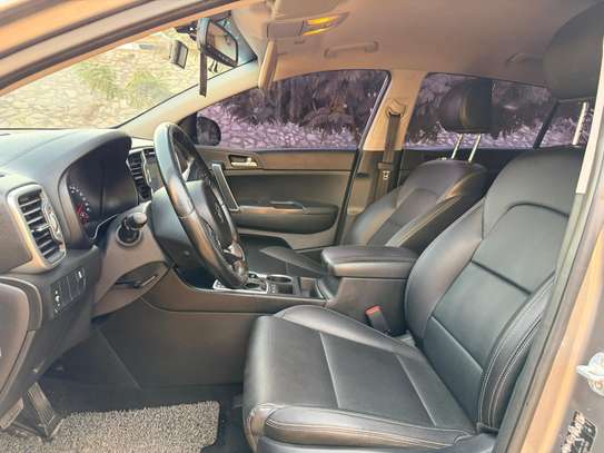 Kia SPORTAGE année 2018 automatique diesel image 4