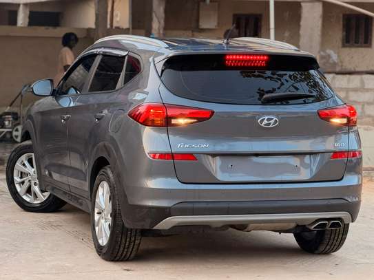 Hyundai tucson image 8