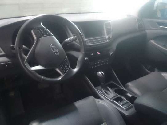Hyundai tucson full options image 4