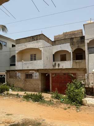 Villa R+1 Situé à Zack Mbao en Face Rond-point Zack Mbao image 3