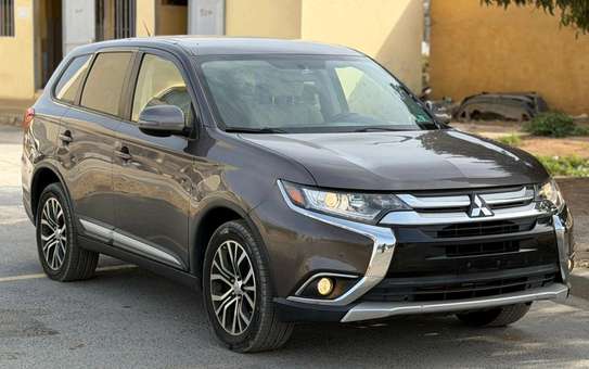 Mitsubishi Outlander 7 places 2016 image 2