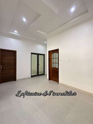 Appartement F4 à louer – Mamelles, corniche image 4