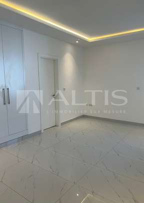 Magnifique F5 à louer aux almadies image 7