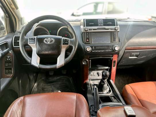 Toyota Land Cruiser image 4