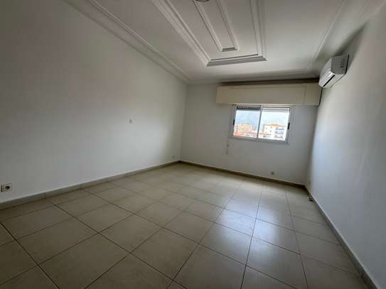 Penthouss à louer au Almadie 4 chambres côte Sonatel image 8