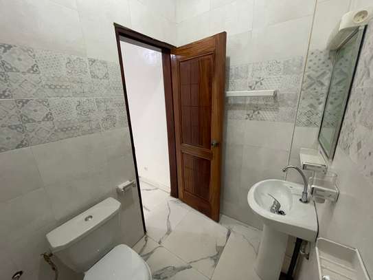 Appartement 2 chambres, Salon, 3 cours, espace familiale image 9