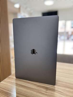 MacBook Pro 2019 image 4