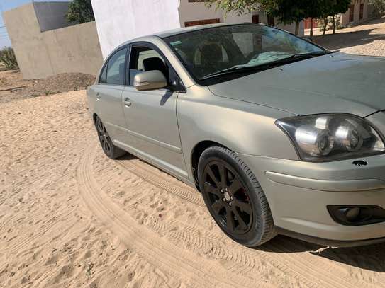 A vendre Toyota avensis image 2