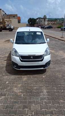 Peugeot partner 5 places Clim image 8