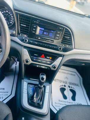 HYUNDAI ELANTRA 2017 image 14