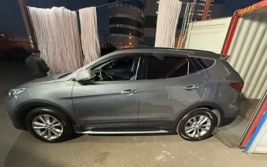 Hyundai Santa Fe diesel 4WD 2017 full options image 9
