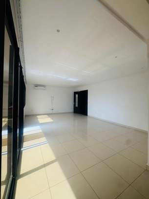 Superbe appartement de type F5 à louer au almadie image 8