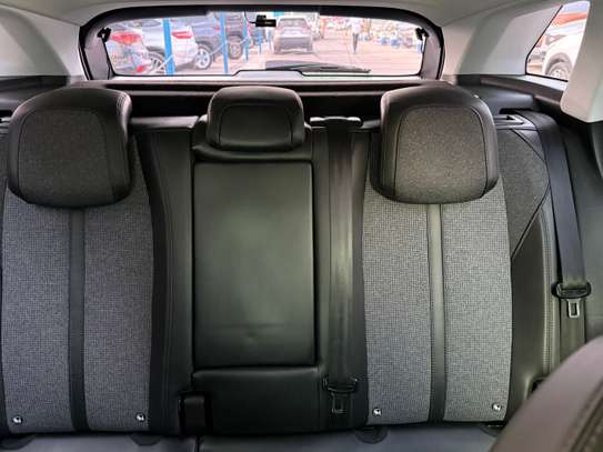 Peugeot 3008 2017 Allure image 8