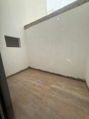Appartement f4 neuf à louer au point e image 5