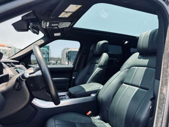 Range Rover sport 2020 image 9
