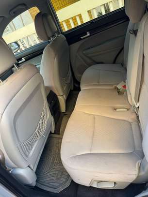 kia sorento image 8