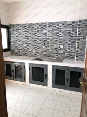 LUXUEUX APPARTEMENT T4 image 8
