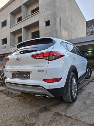 HYUNDAI TUCSON 2017 image 8