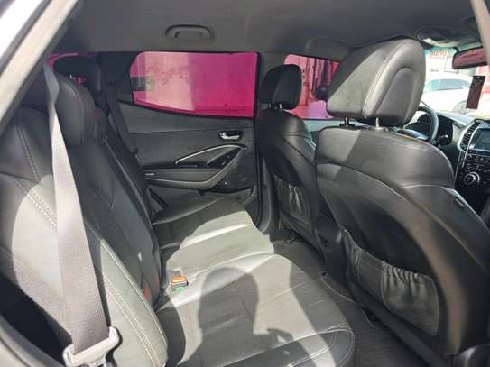 Hyundai Santa Fe 4WD image 10