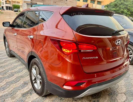 Hyundai Santa Fe 2017 SUV  faible kilométrage image 3