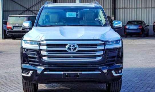 Toyota land cruiser vxr image 1