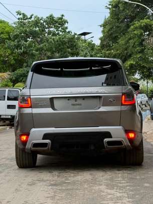 Land Rover Range Rover Sport gris métallisé 4x4 image 3
