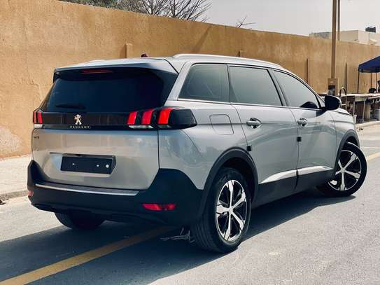 PEUGEOT 5008 2018 image 8