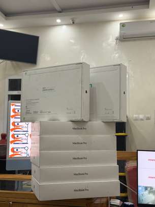 MacBook Pro M5 (2025) 14 Pouces SSD 512Go Ram 16GB image 5