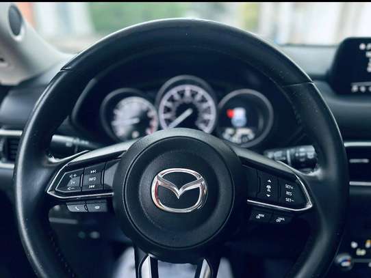 Mazda CX-5 SUV Noir Spacieux et Fiable image 12