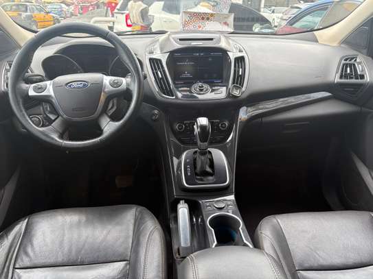 Ford Escape Titanium image 4