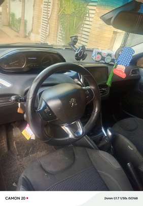 Peugeot 208 image 7