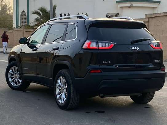 JEEP CHEROKEE LATITUDE 2019 image 8