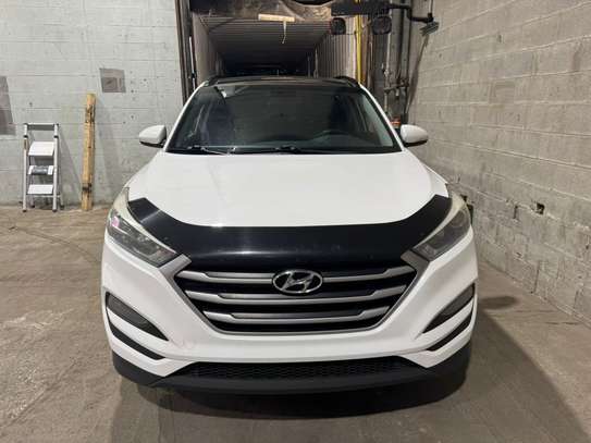 HYUNDAI TUCSON AUTOMATIC image 1