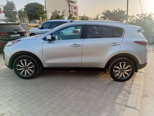 Kia Sportage EX image 2