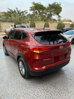 Hyundai tucson image 1