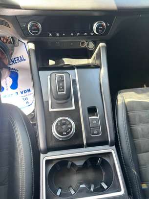 Mitsubishi Outlander image 8