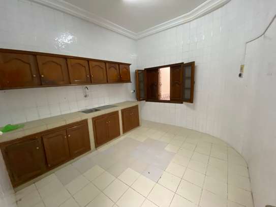 Villa au almadies usage Bureau image 13