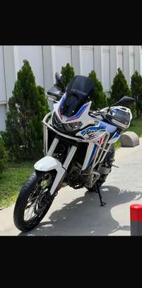 Honda africa twin image 2