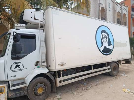 Camion frigorifique image 1