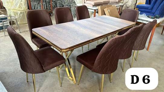 TABLE A MANGER 8 places D6 image 1