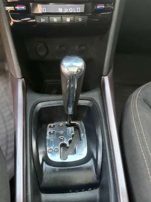 Peugeot 2008 essence image 5