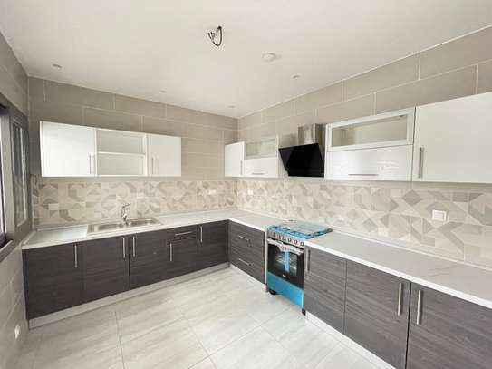 POINT E : Appartement à louer – 3 chambres – 2HM image 1