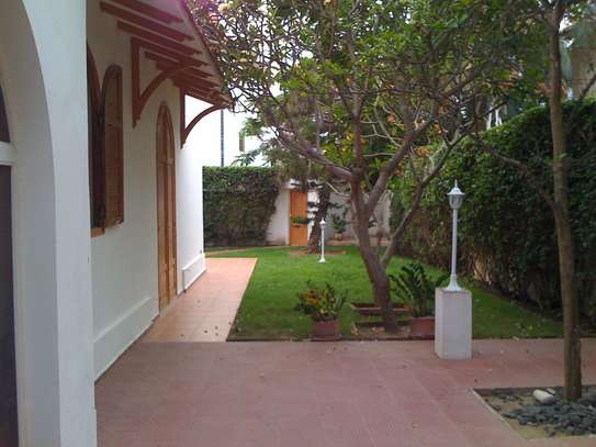 Maison à vendre aux Almadies image 4