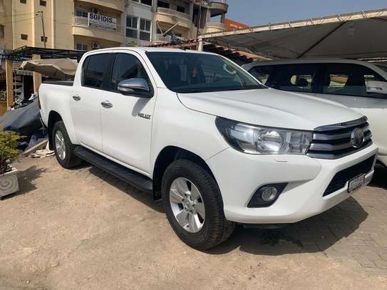 Toyota hilux 2018 image 9