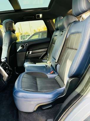 Range rover Sport HST image 12