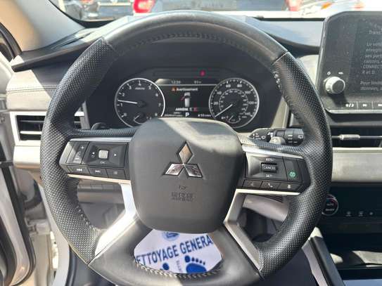 Mitsubishi Outlander image 7