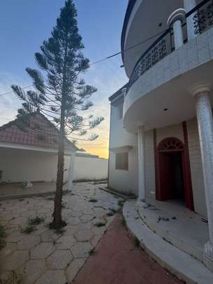 Villa R+1 à Louer à Ndayane image 2