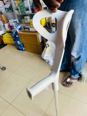 Canne anglaise, Béquille de maintien réglable image 5