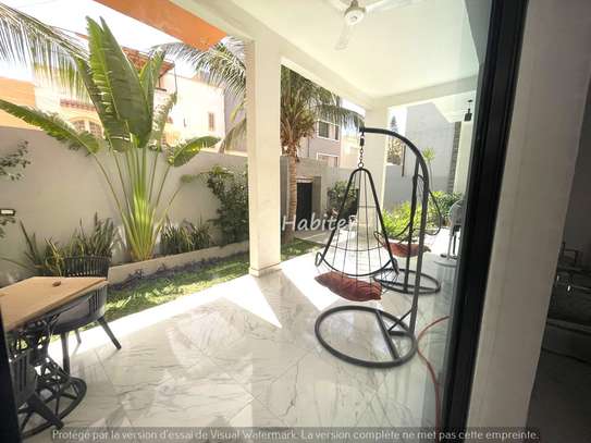 Villa R+1 à louer au Almadies derrière Philippe Morris image 5
